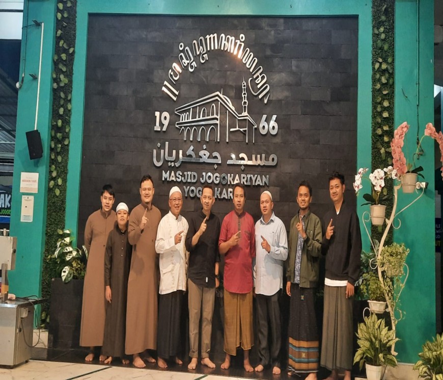 Safari Subuh di Yogyakarta Istimewa :  Antara Multidimensional, Kearifan lokal dan Kultural